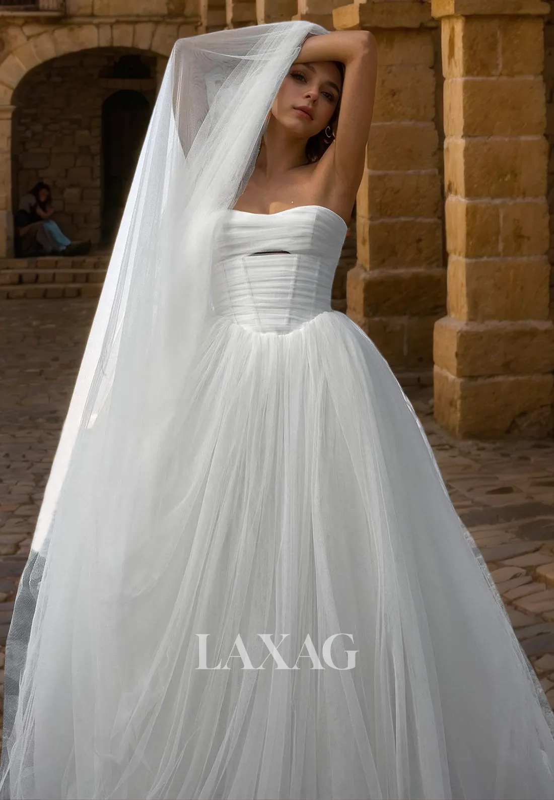 A-Linie Strapless Tulle illsuion Elegant Wedding Dress with Train