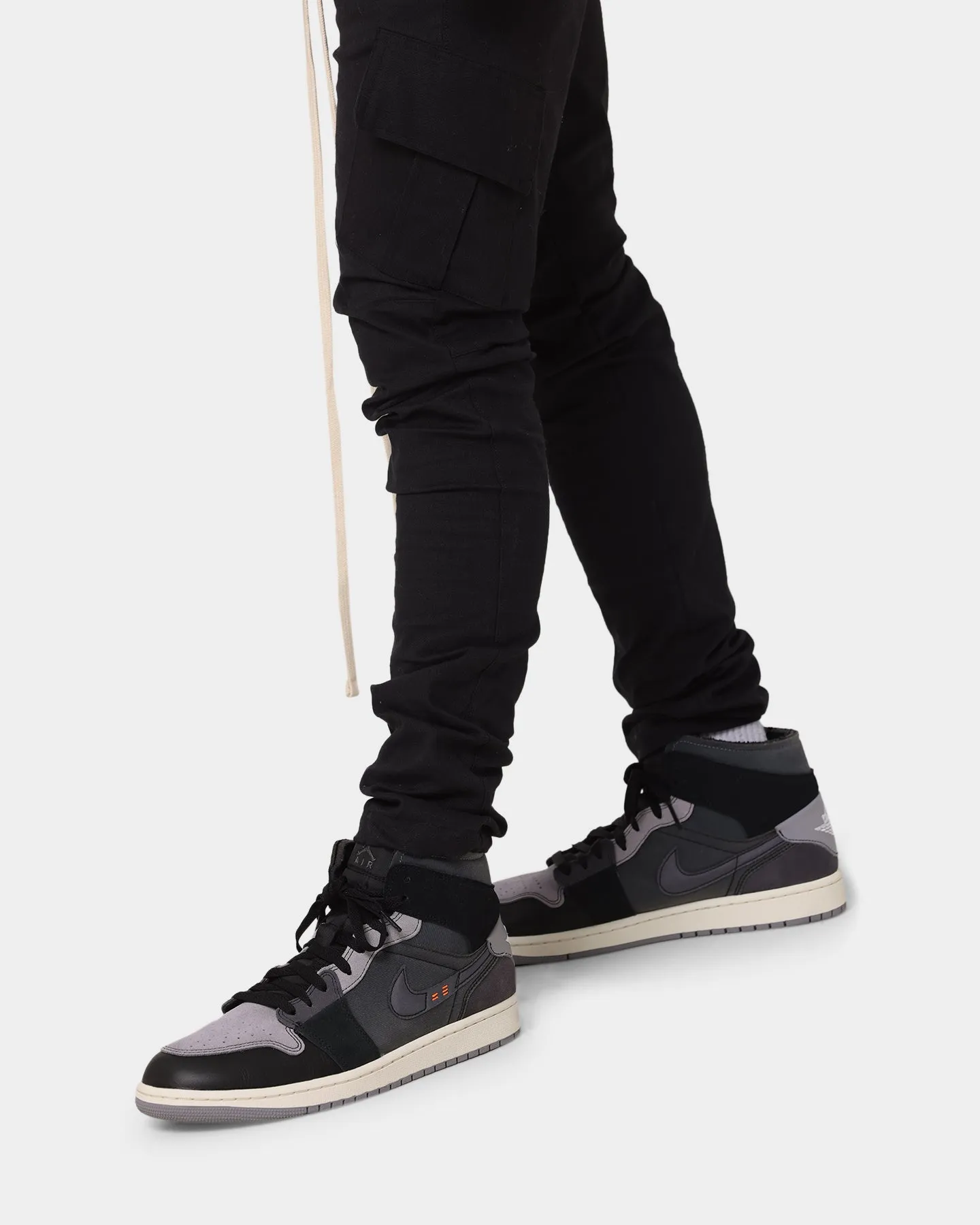 MNML Cargo Drawcord II Pants Black